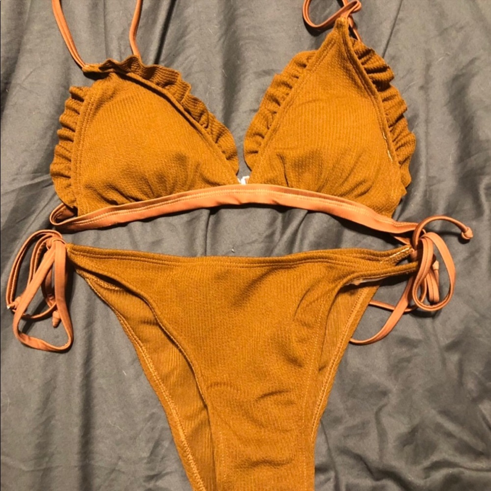 Frill Trim Ribbed Bikini Set